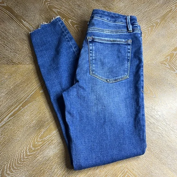 GOOD AMERICAN Good Legs Raw Hem Skinny Jeans 6/28 - Picture 4 of 11